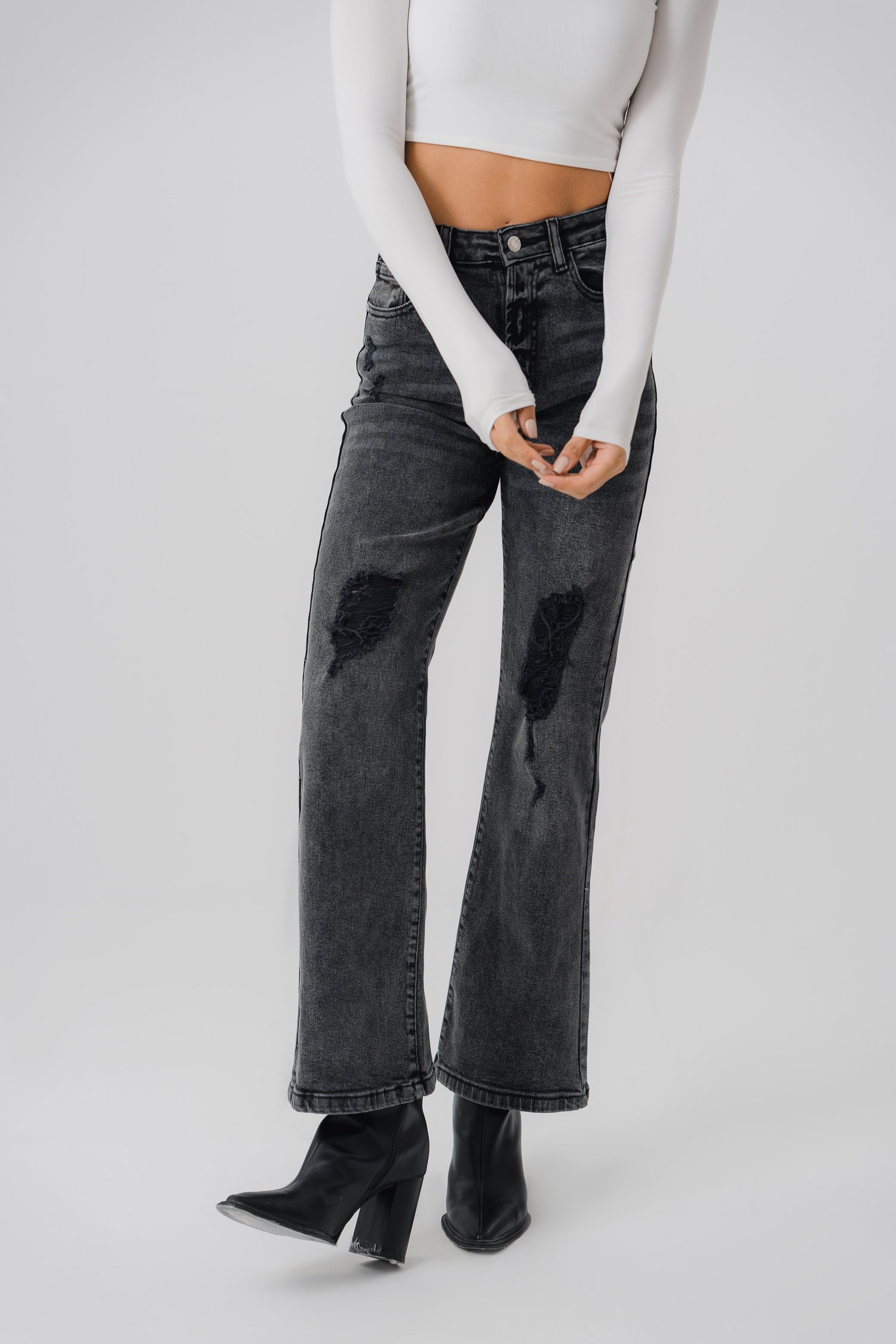 Destressed hot sale black jeans