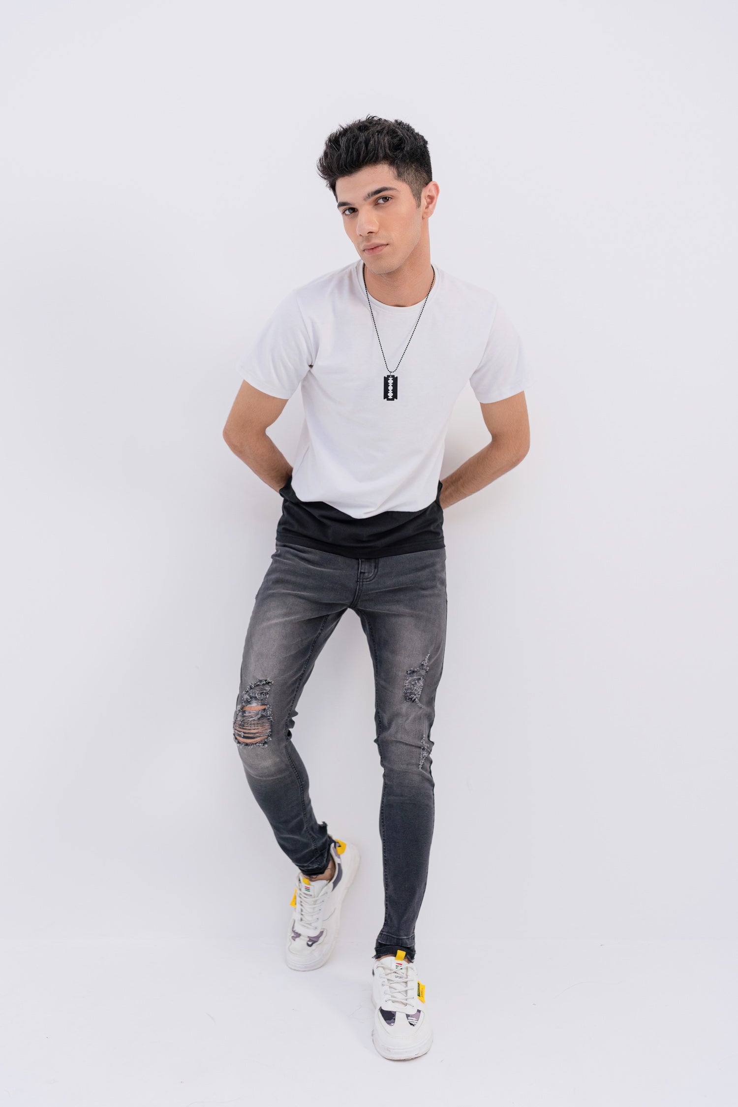 B&W Regular Fit T-shirt